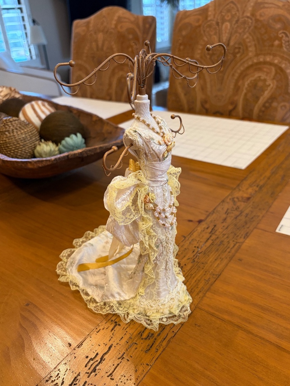 NWOT! Women's Yellow/Cream Shabby Chic Victorian Bodice Dress Necklace Holder - Picture 2 of 15